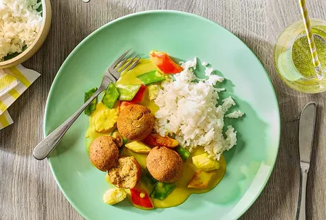 Sprøstekte linseboller med karrisaus