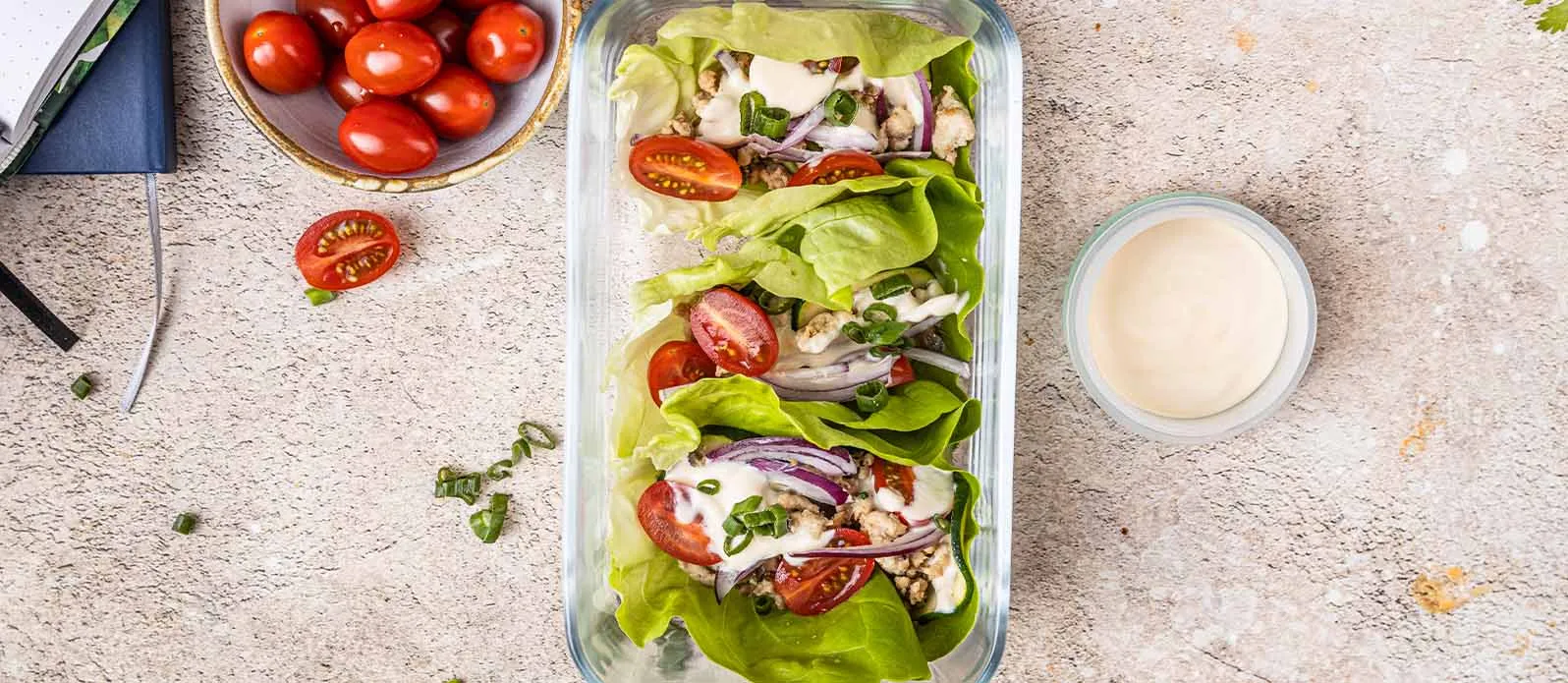 Salatwraps med kalkun og dressing