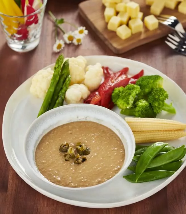 "Bagna cauda"-dipp med tofu og soyasaus