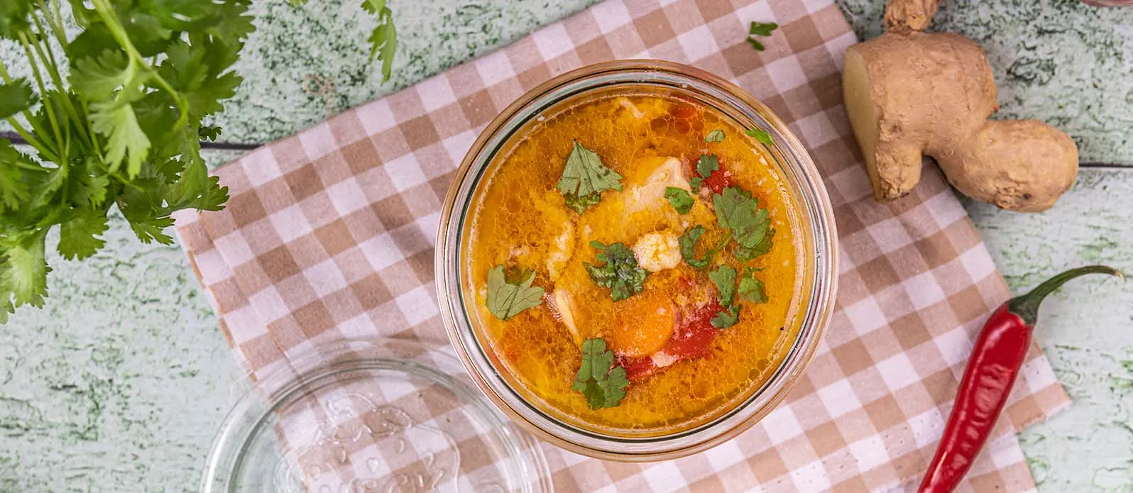 Asiatisk kylling med gulrot og eggesuppe