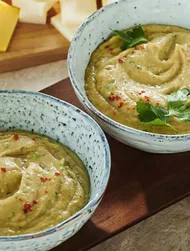 Aubergine-soyasaus-dipp med hvitløk