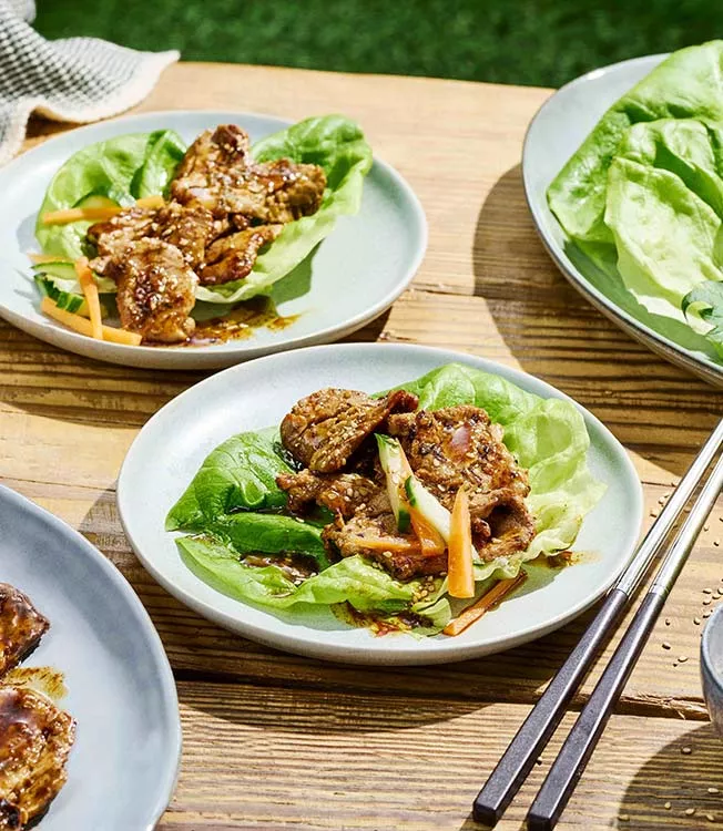 Bulgogi med svinekjøtt og salat