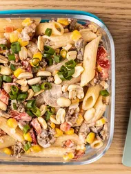 Pastasalat med kjøttdeig og sopp