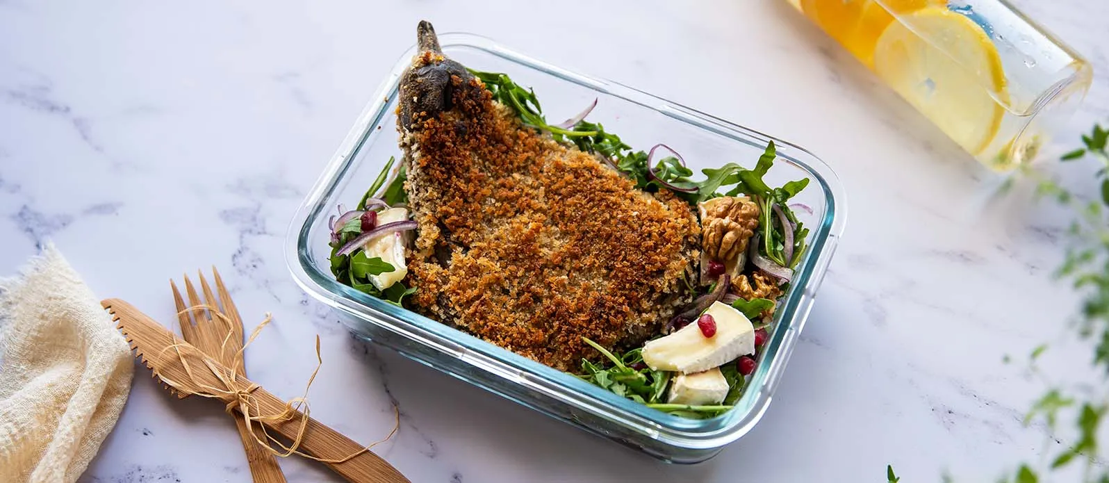 Sprø aubergine- og camembertsalat
