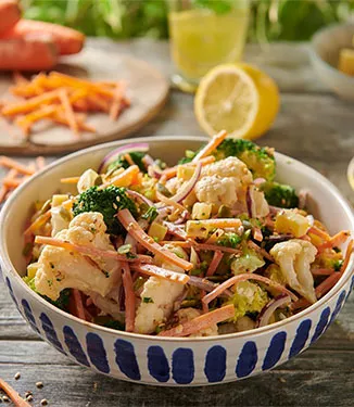 Brokkoli og blomkålsalat