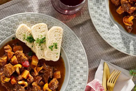 Bøhmisk hjortegulasj med sopp