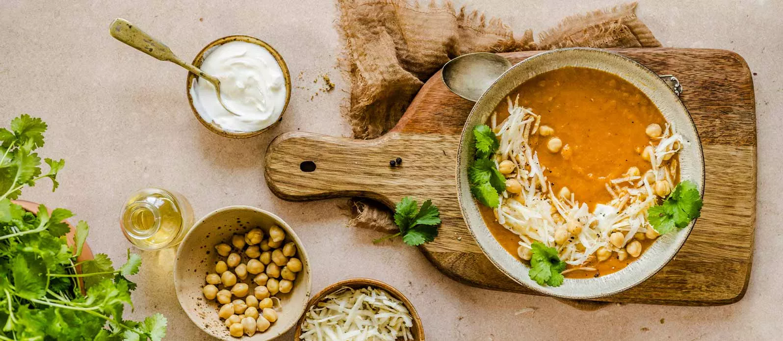 Kremete grønnsakssuppe med kikerter