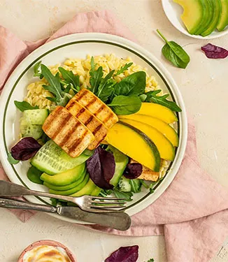 Salat med stekt tofu og nudler