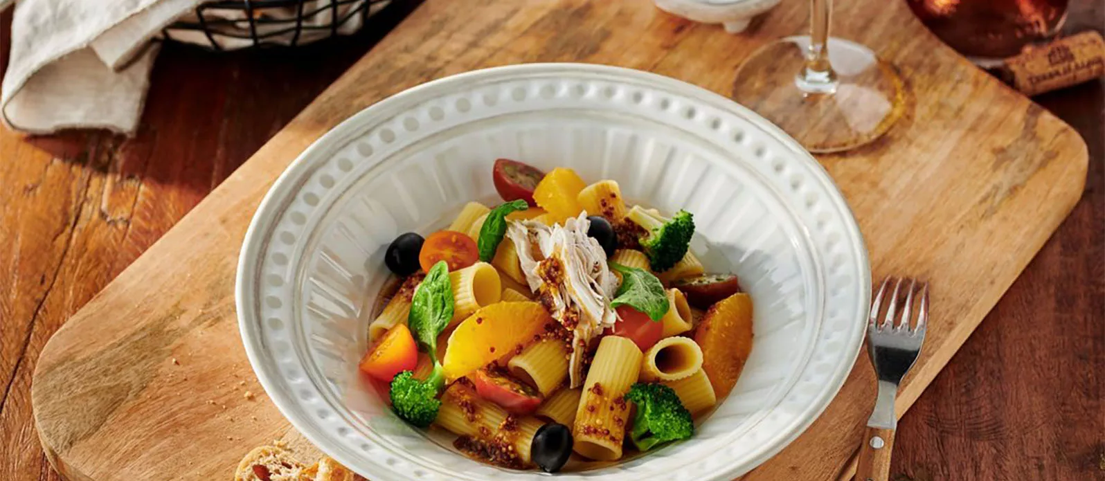 Rigatoni-kyllingsalat med sennep-soyasaus dressing
