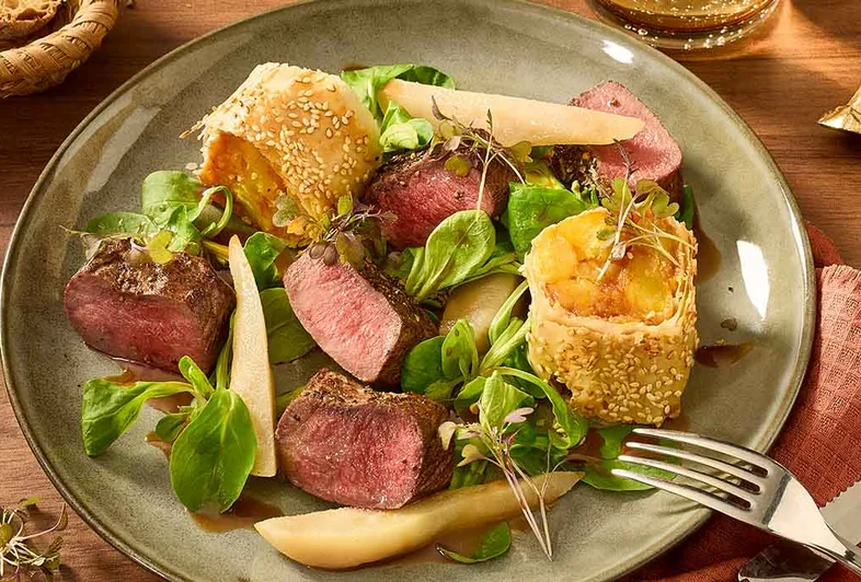 Hjortekjøtt med kimchi-potetstrudel