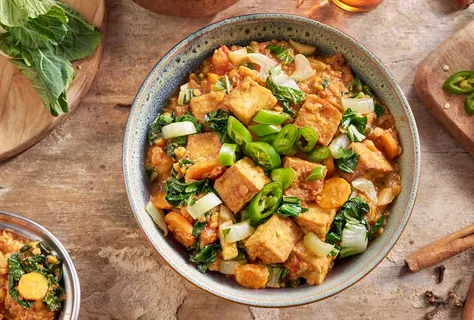 Dhal med røde linser, tofu og ingefær