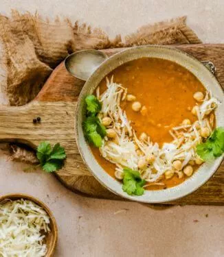Kremete grønnsakssuppe med kikerter