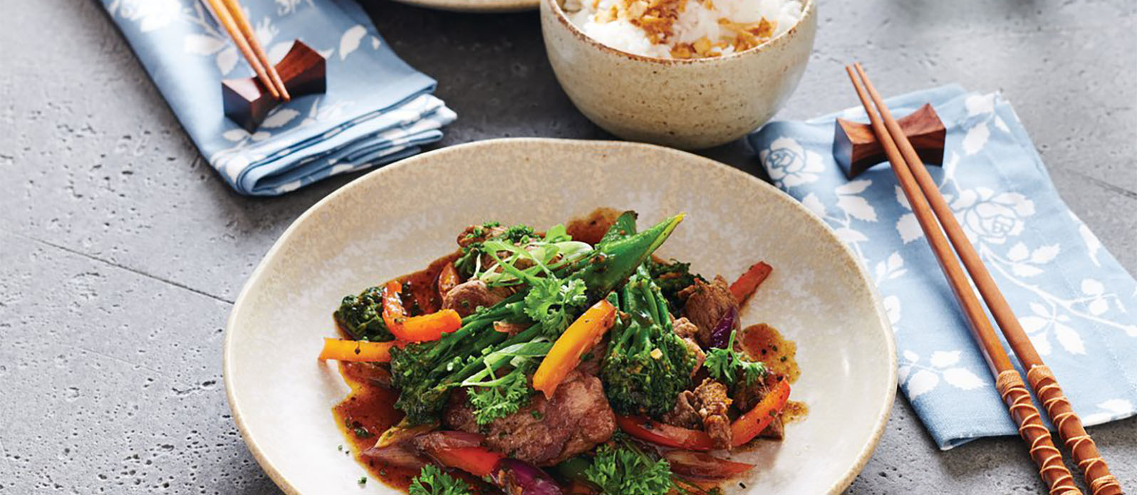 Woket pepperbiff med grønnsaker